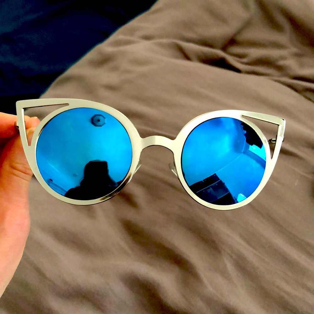 Kitten sunglasses